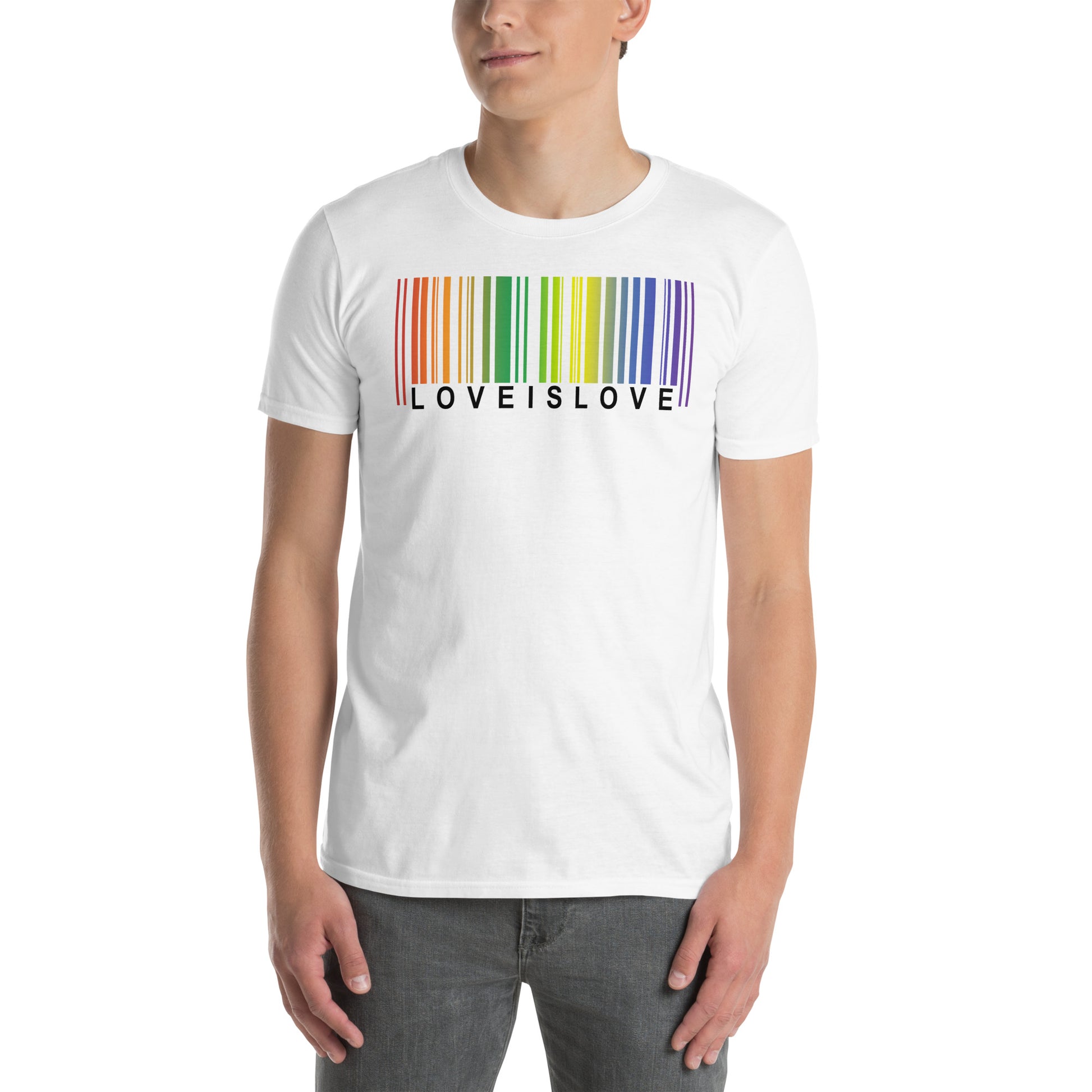hombre con camiseta love is love arcoiris orgullo gay blanca