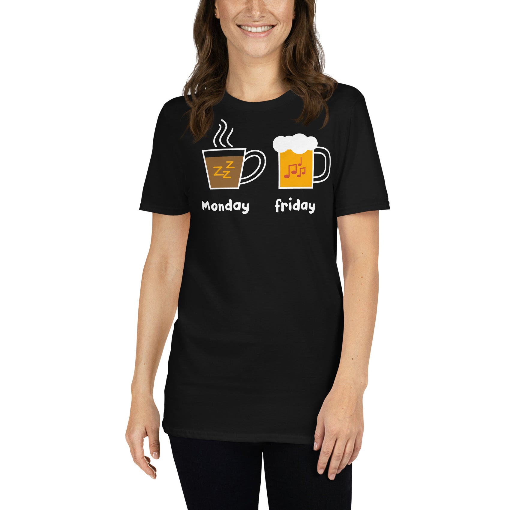 mujer con camiseta lunes cafe viernes cerveza en color negro