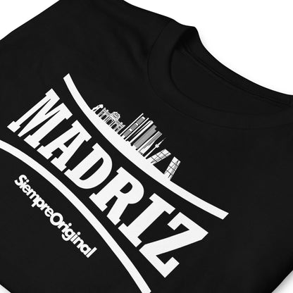 detalle de camiseta madrid skyline negra