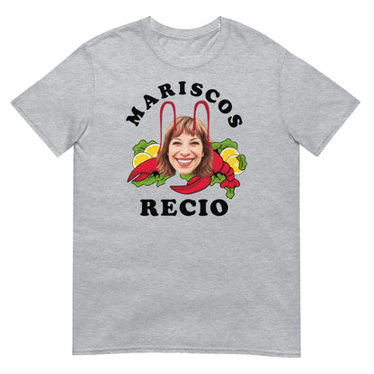 Camiseta gris Mariscos Recio con Berta de La que se avecina