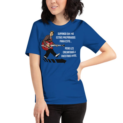 mujer con camiseta marty mcfly guitarra chuck berry regreso al futuro en color azul royal