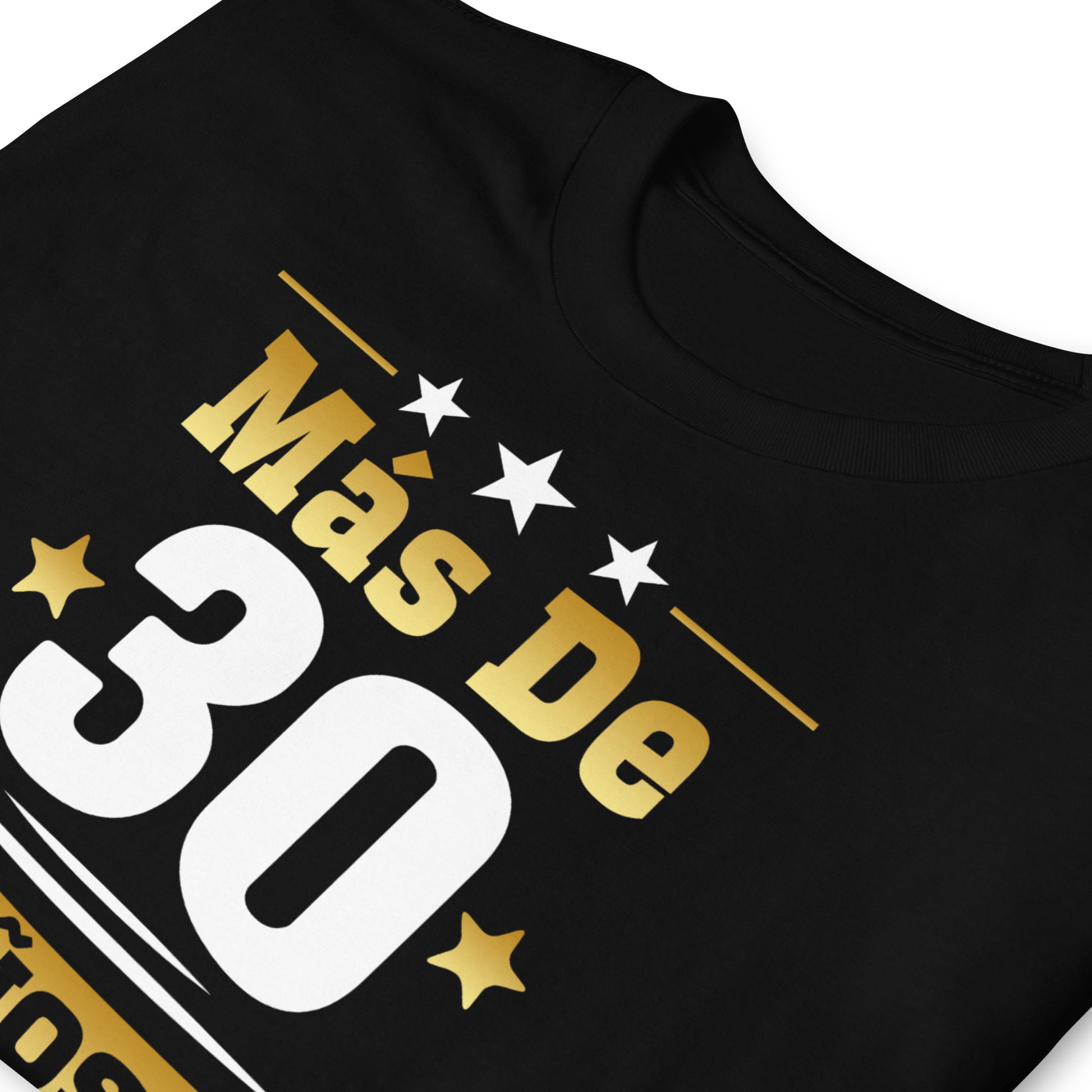 detalle de camiseta mas de 30 anos siendo genial regalo cumpleanos negra