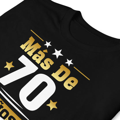 detalle de camiseta mas de 70 anos siendo genial regalo cumpleanos negra