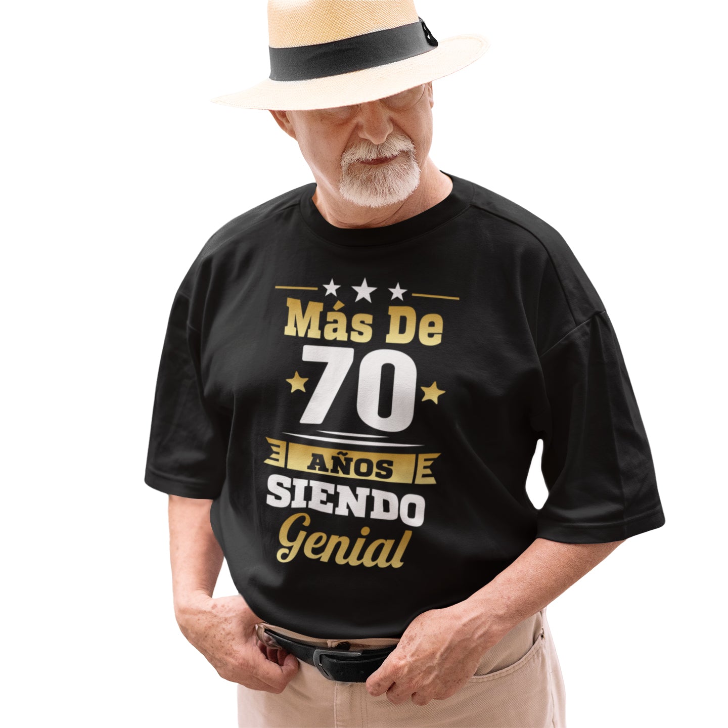hombre con camiseta mas de 70 anos siendo genial regalo cumpleanos negra