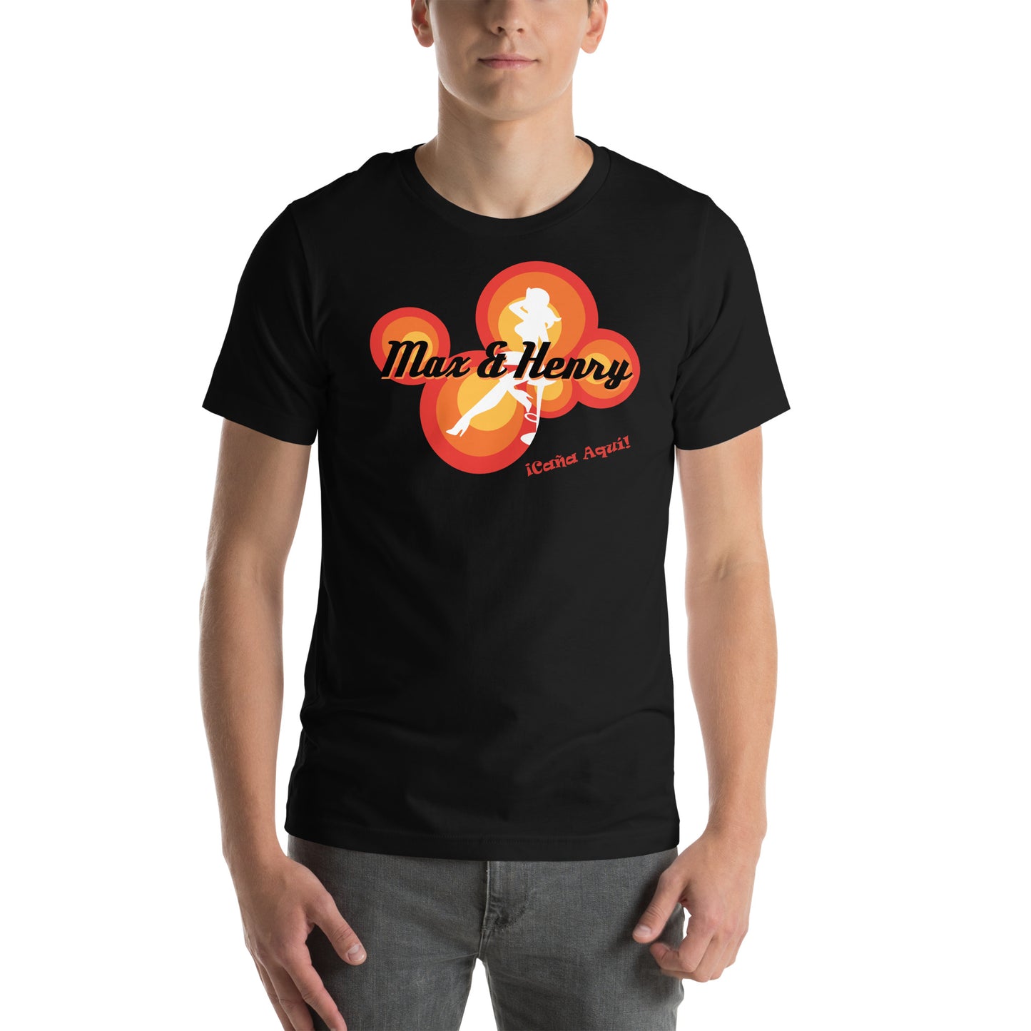 hombre con camiseta del bar max and henry de la que se avecina en color negro