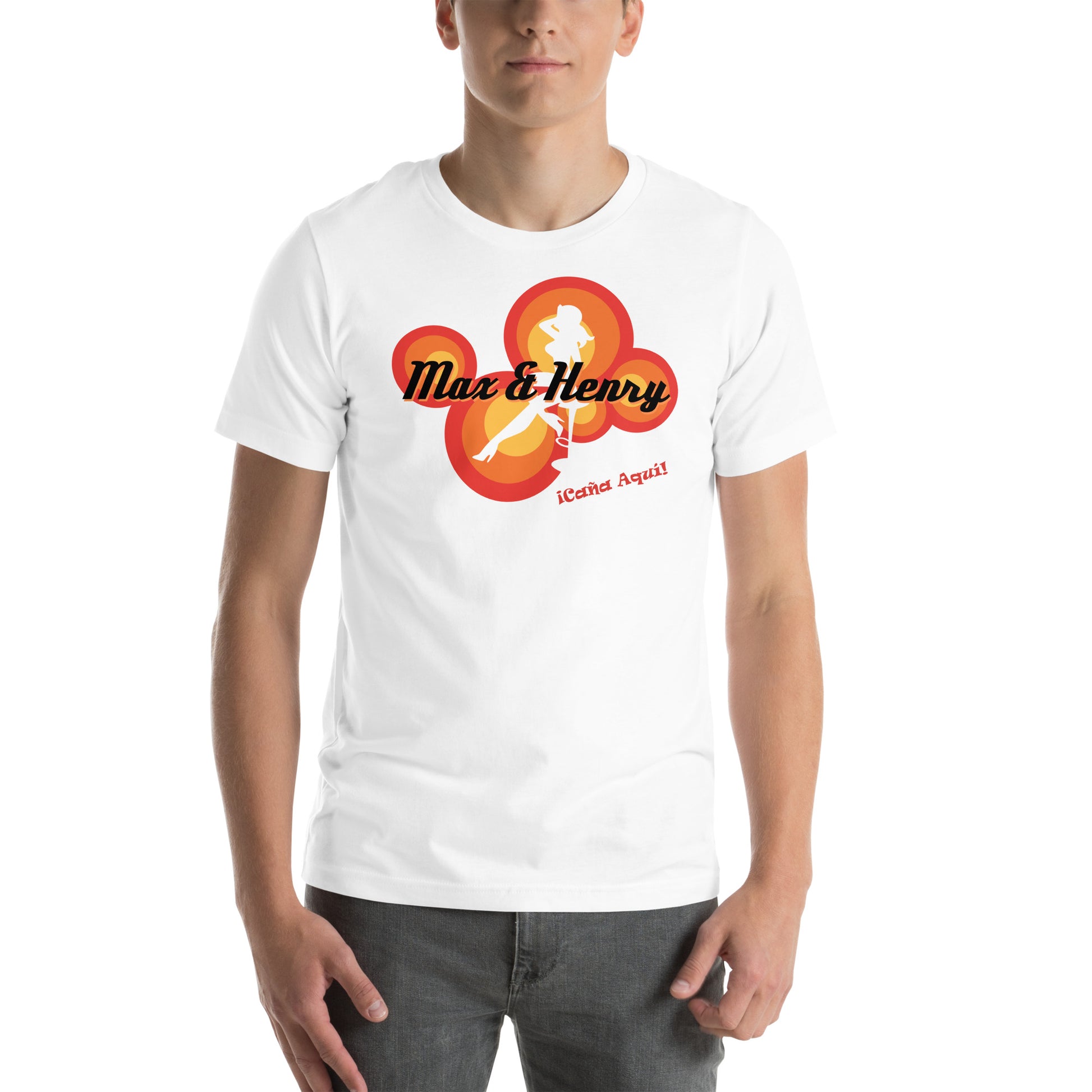 hombre con camiseta del bar max and henry de la que se avecina en color blanco