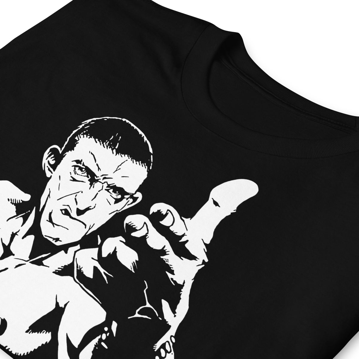 Detalle de camiseta negra de Vinz de La Haine con la frase Me hablas a mí