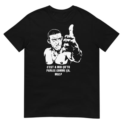 Camiseta negra de Vinz de La Haine con la frase Me hablas a mí