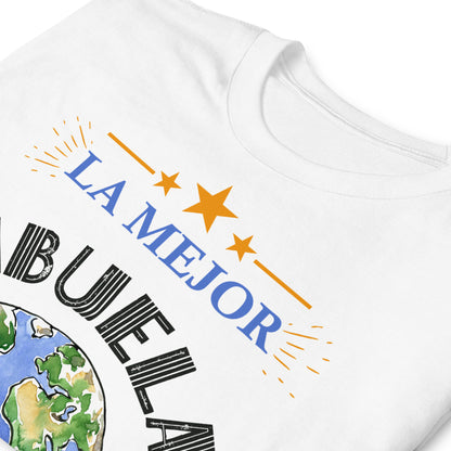 detalle de camiseta la mejor abuela del mundo blanca