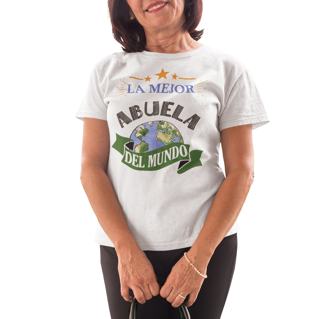 mujer con camiseta la mejor abuela del mundo blanca