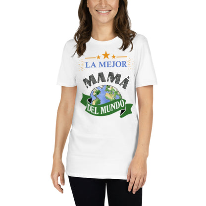 mujer con camiseta la mejor mama del mundo blanca