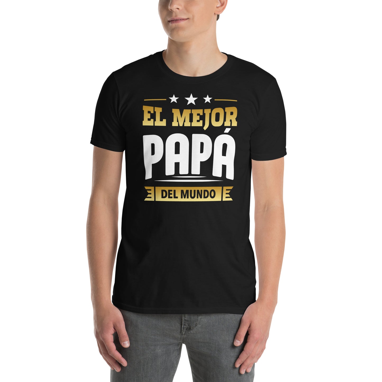 hombre con camiseta el mejor papa del mundo negra
