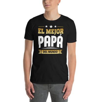 hombre con camiseta el mejor papa del mundo negra