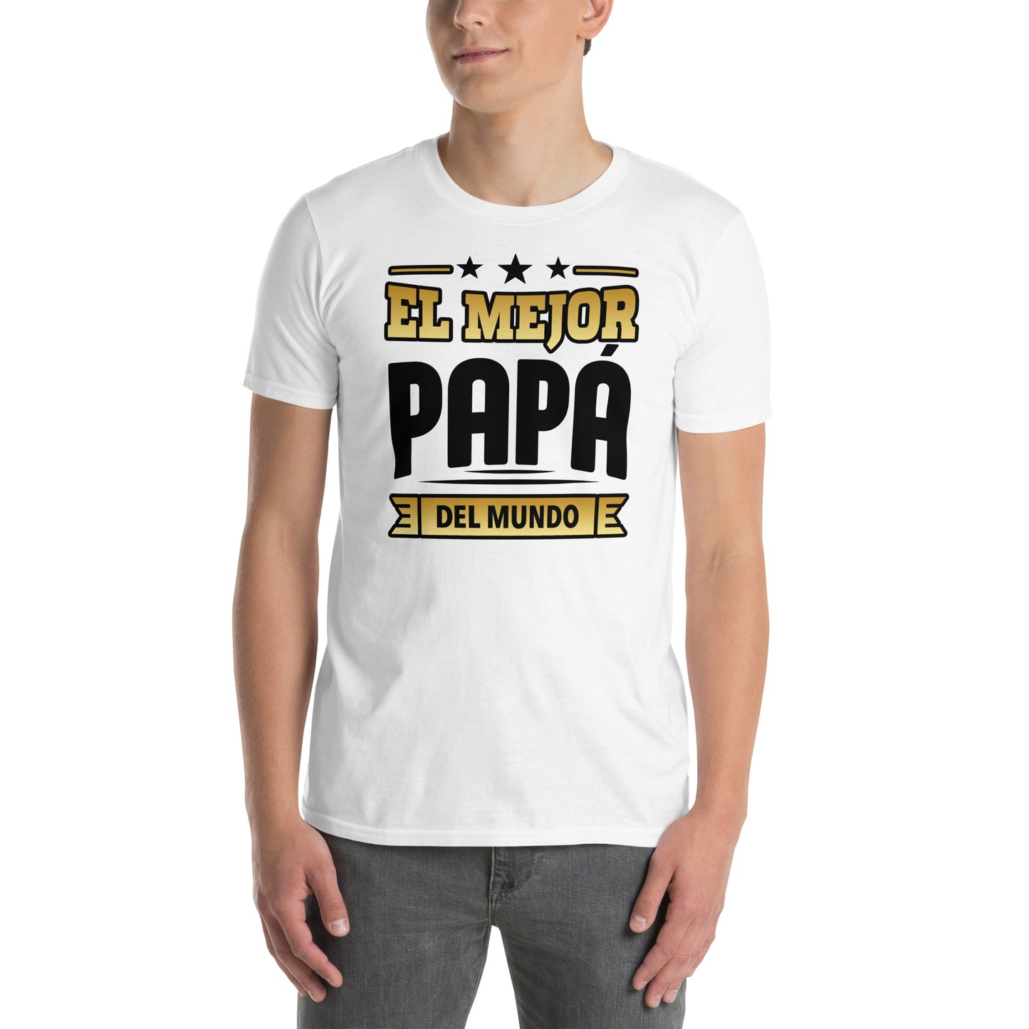 hombre con camiseta el mejor papa del mundo letras doradas blanca