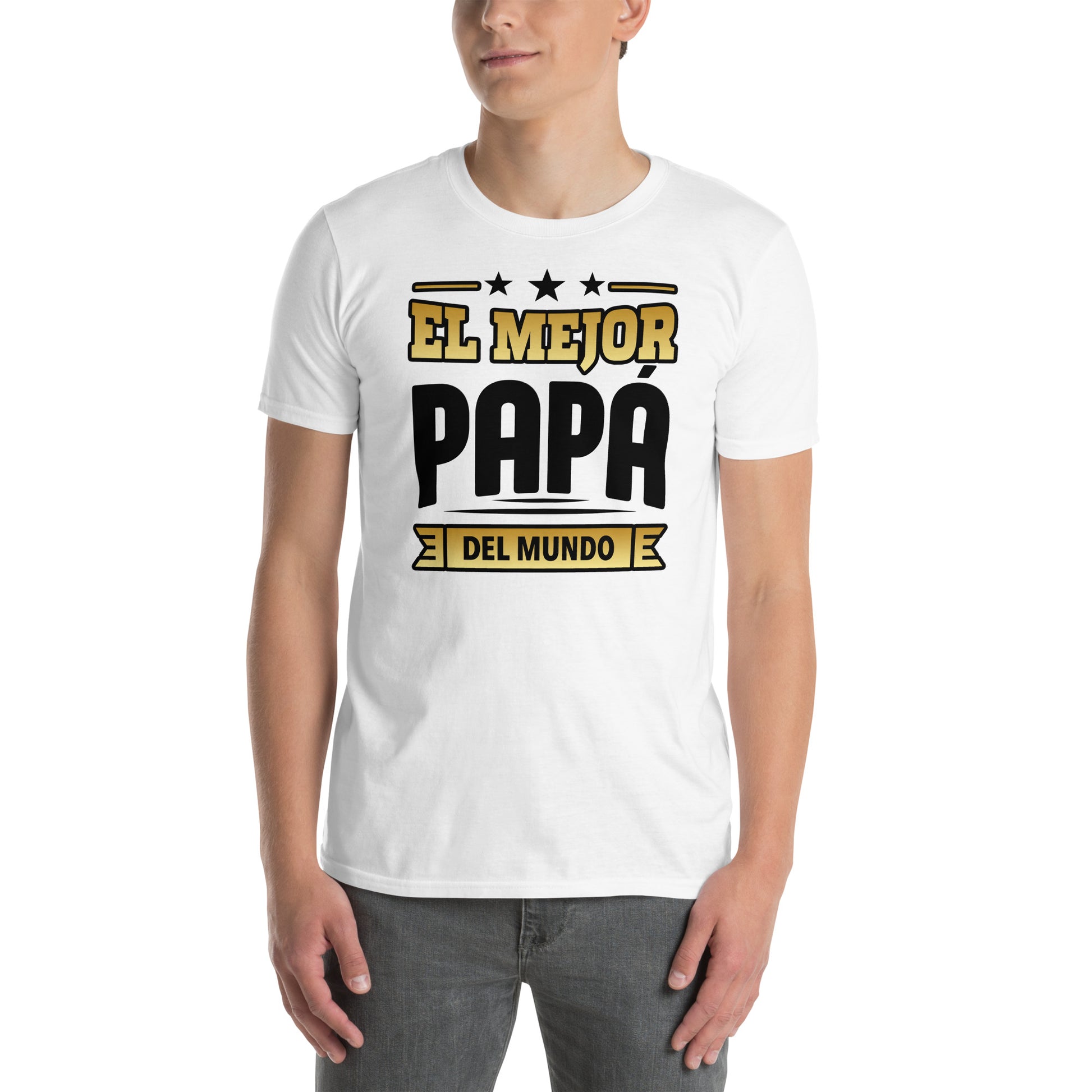 hombre con camiseta el mejor papa del mundo letras doradas blanca