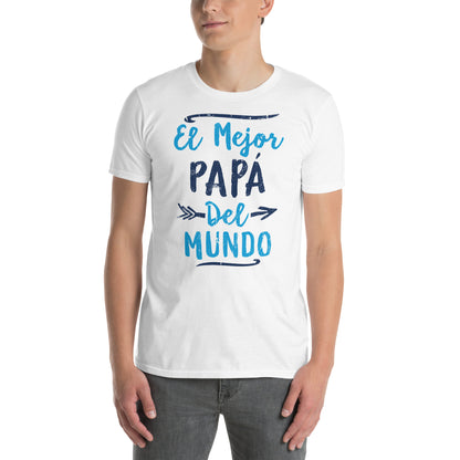 hombre con camiseta el mejor papa del mundo blanca