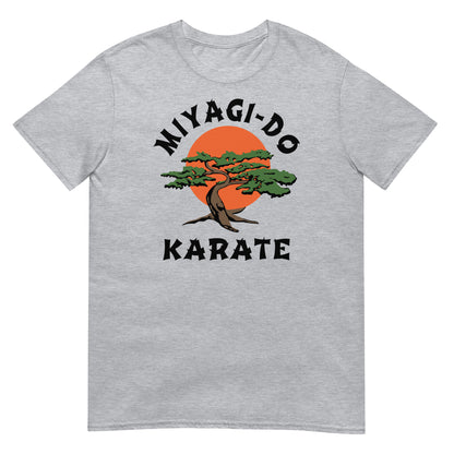 camiseta miyagi do karate bonsai cobra kai en color gris