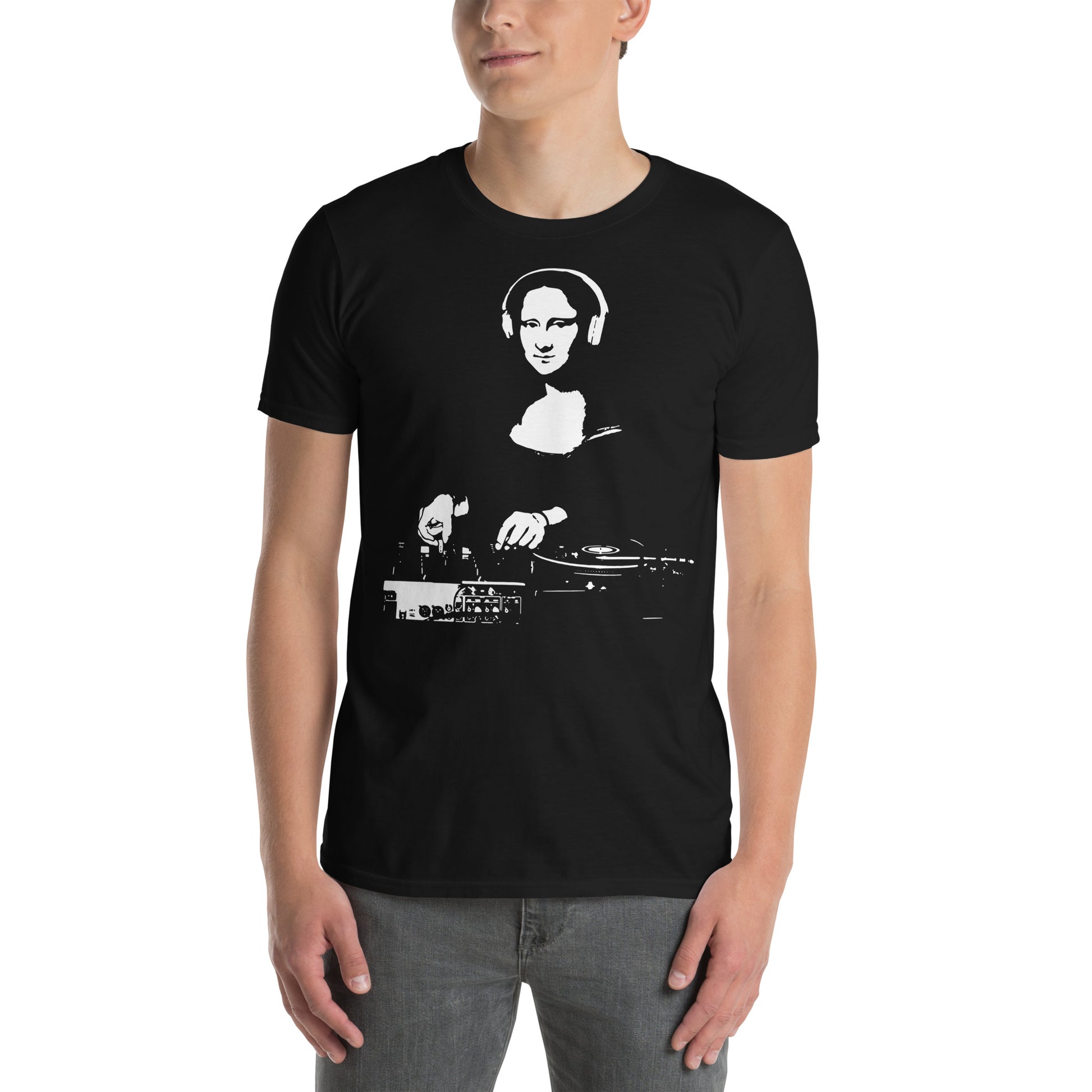hombre con camiseta mona lisa dj la gioconda deejay en color negro