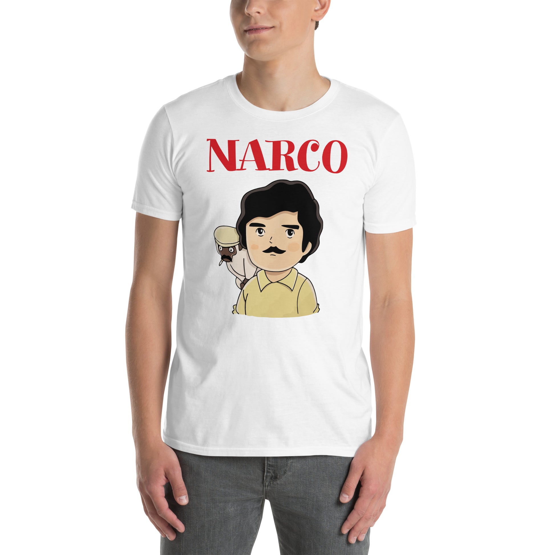 hombre con camiseta narco marco amedio pablo escobar en color ablanco