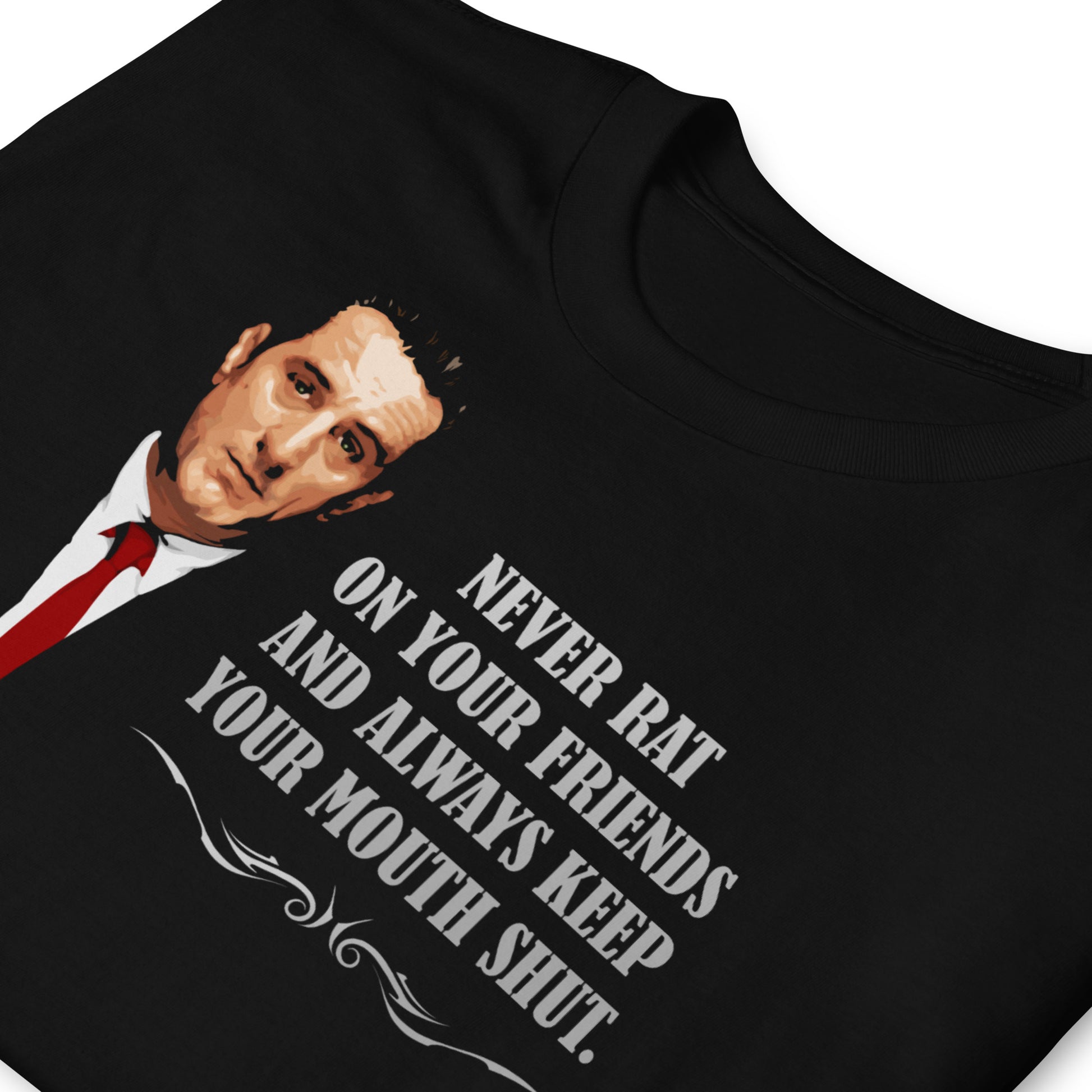 detalle de camiseta gangster robert de niro goodfellas negra