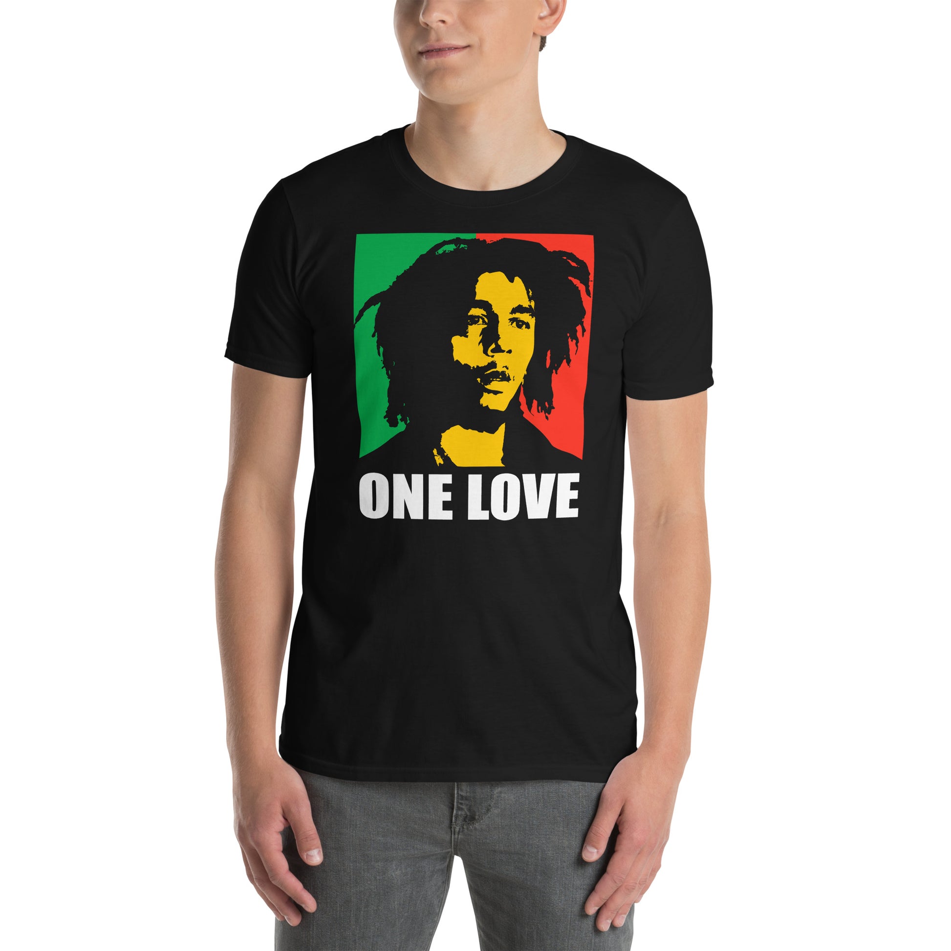 hombre con camiseta one love reggae bob marley negra