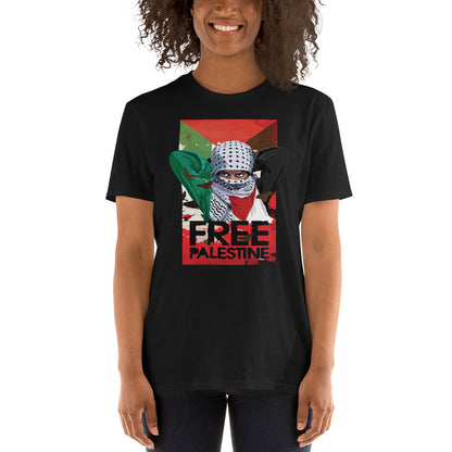 mujer con camiseta palestina libre free palestine en color negro
