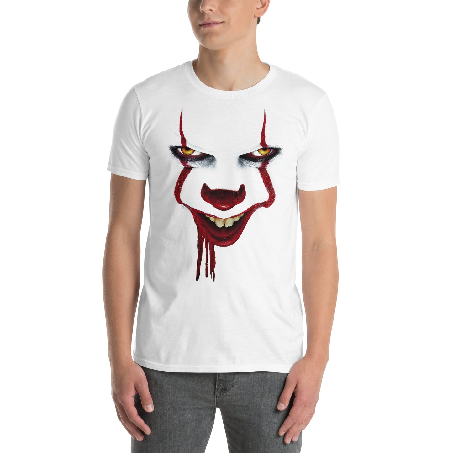 hombre con camiseta payaso pennywise it blanca