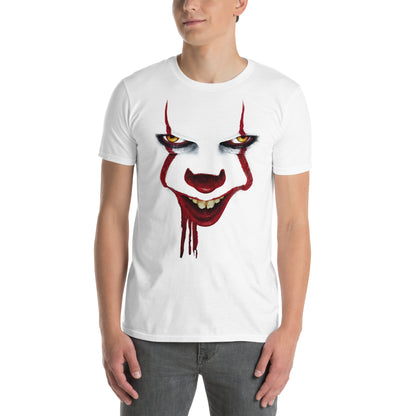 hombre con camiseta payaso pennywise it blanca
