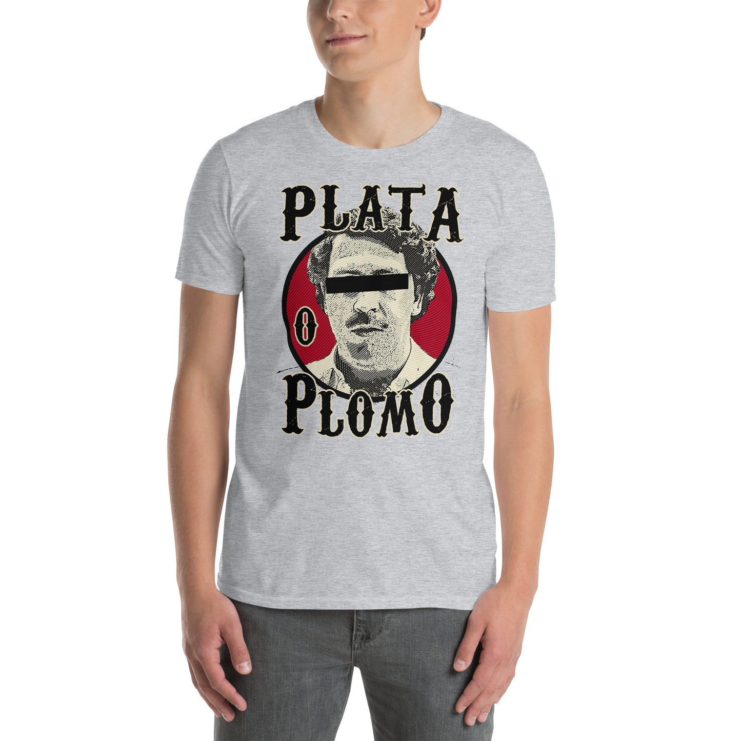 hombre con camiseta plata o plomo pablo escobar gris