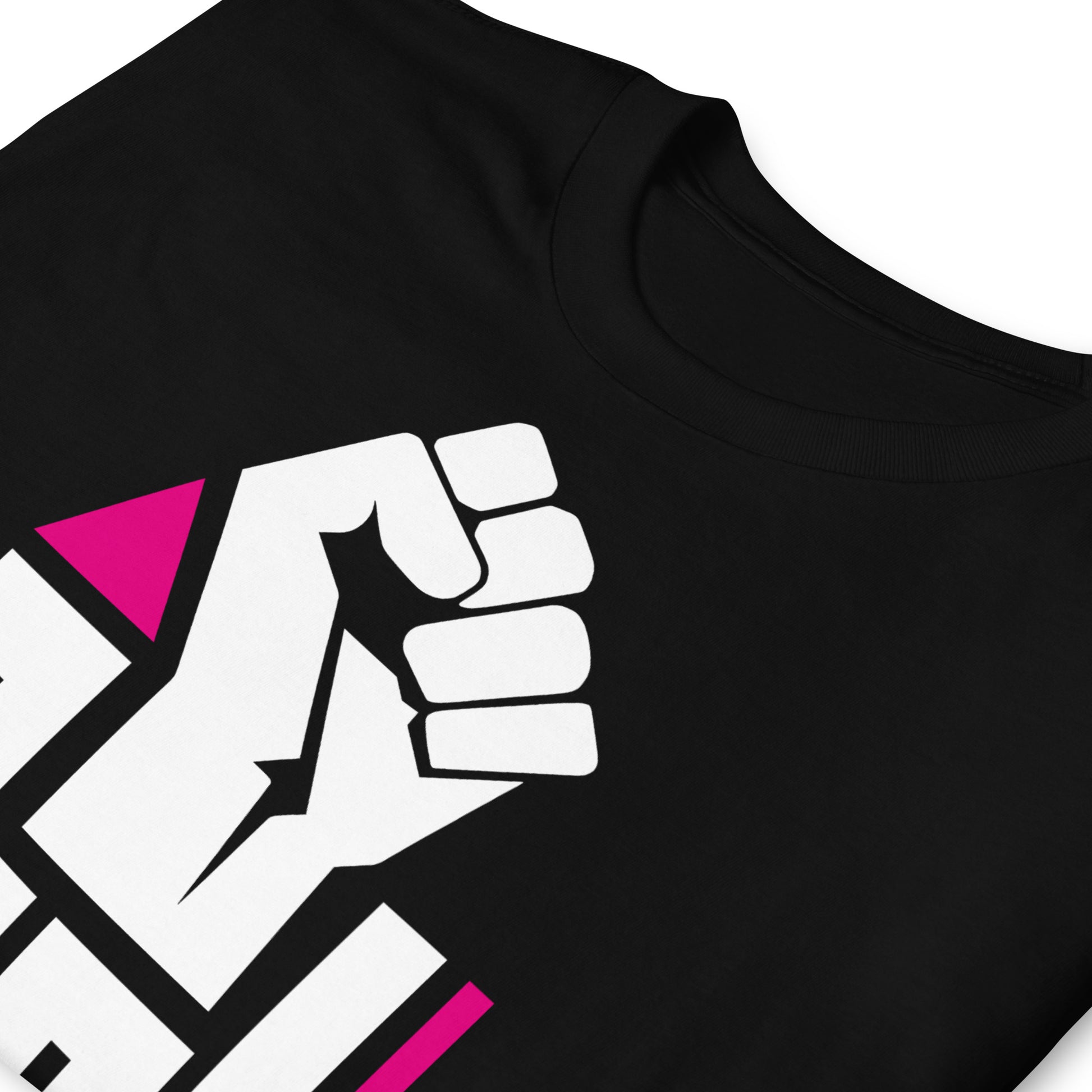 detalle de camiseta puno feminista girl power negra