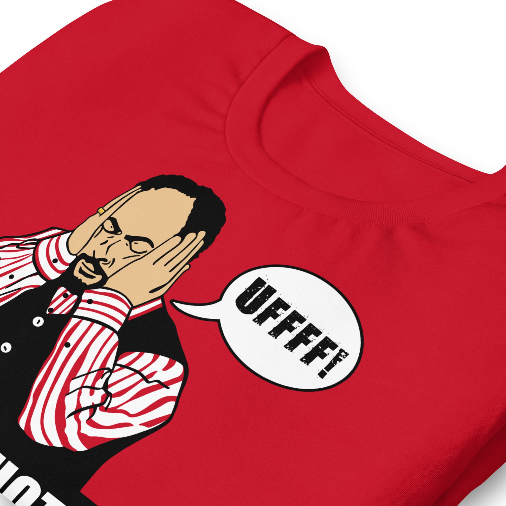 detalle de camiseta que pechotes de antonio recio de la que se avecina en color rojo