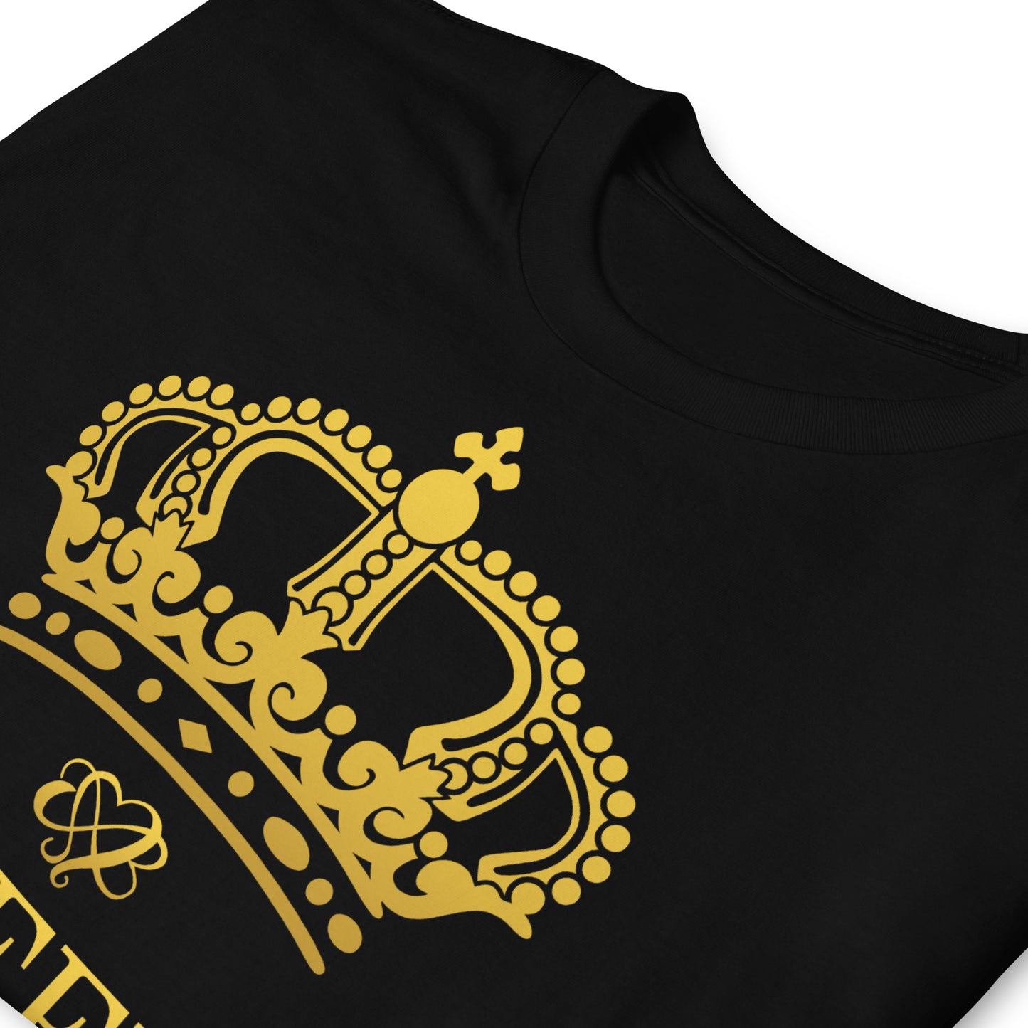 detalle de camiseta queen en color negro