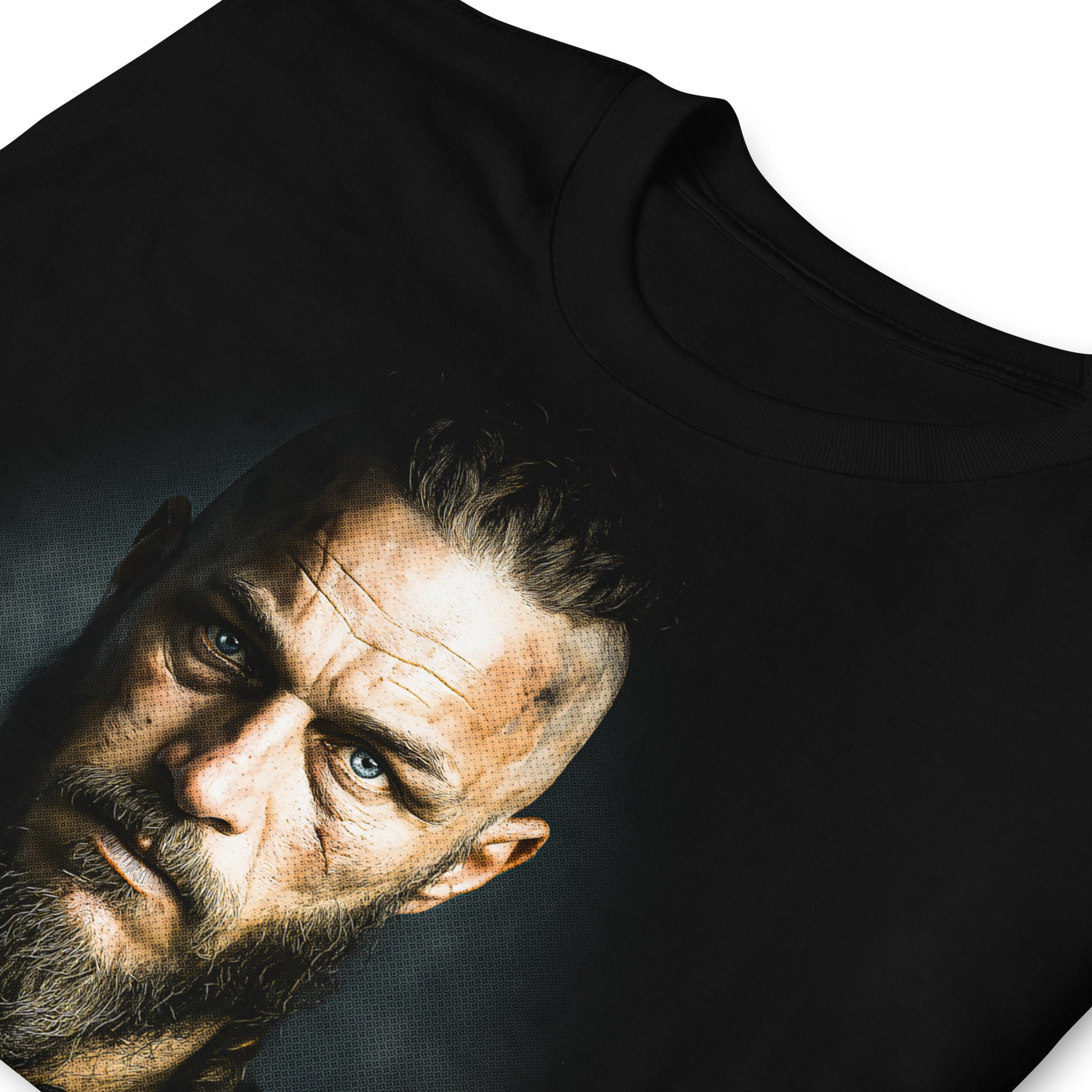 detalle de camiseta ragnar lodbrok vikings negra