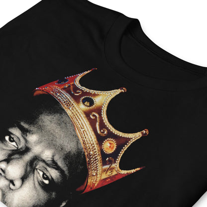 detalle de camiseta rey del hip hop negra