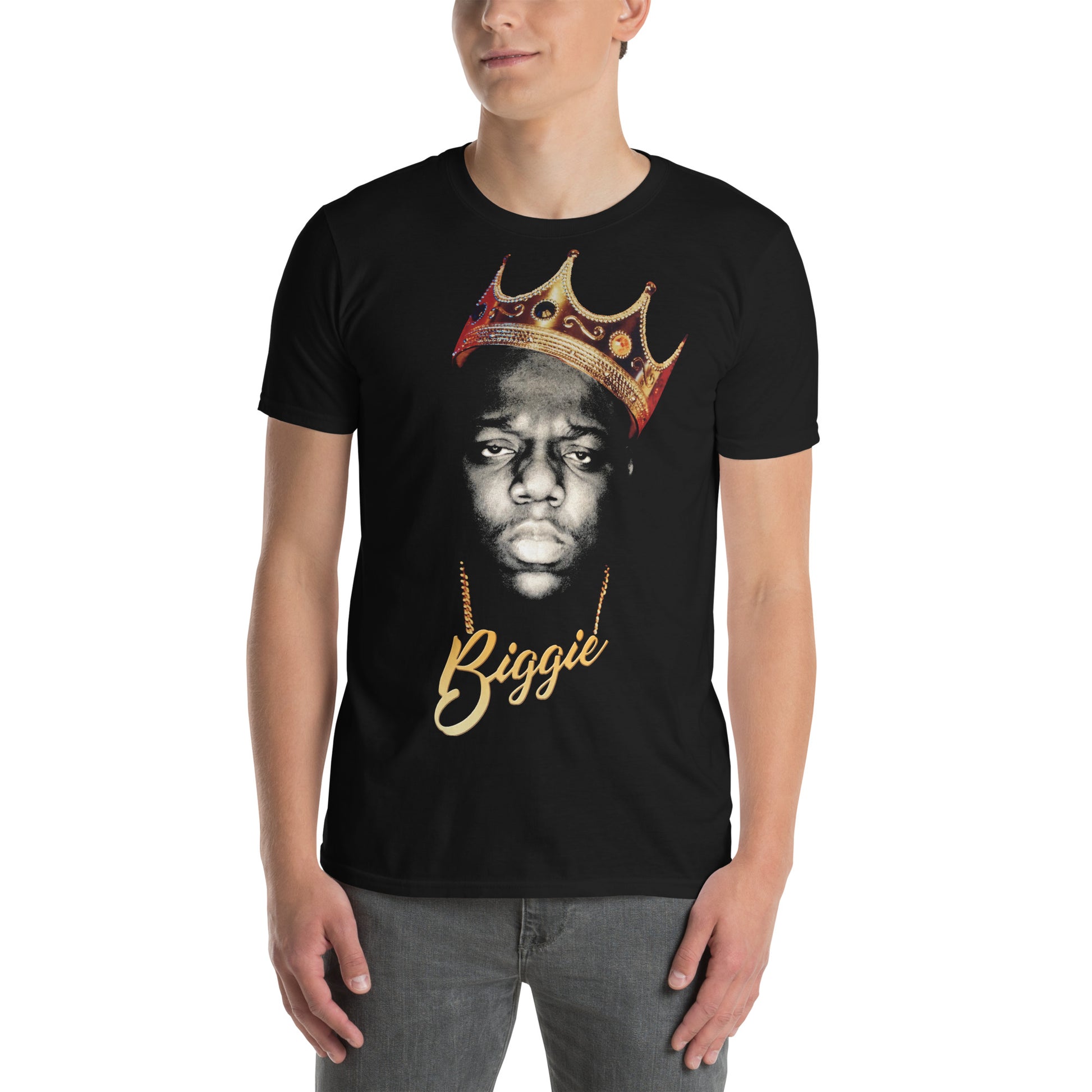 hombre con camiseta rey del hip hop notorious big negra