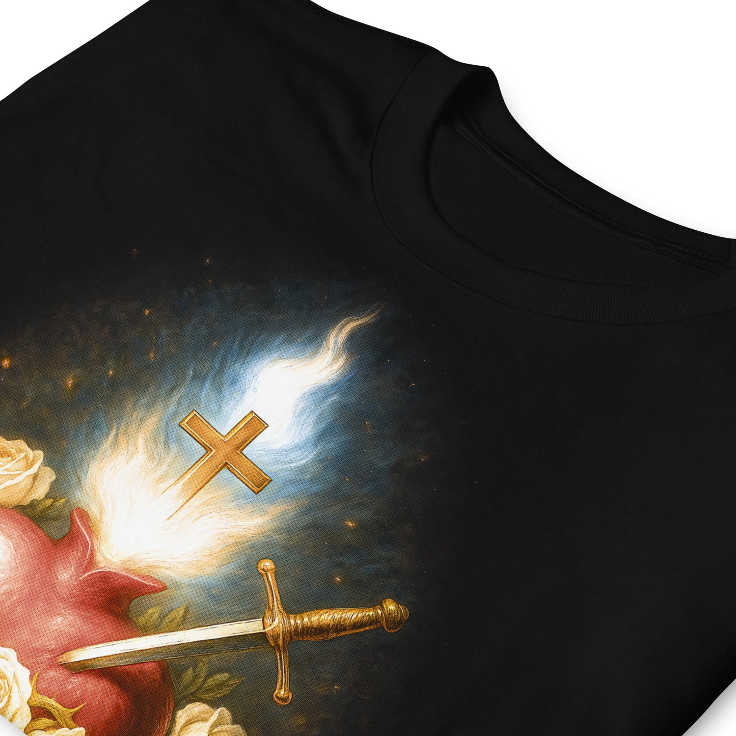 detalle de camiseta jesus sagrado corazon en color negro