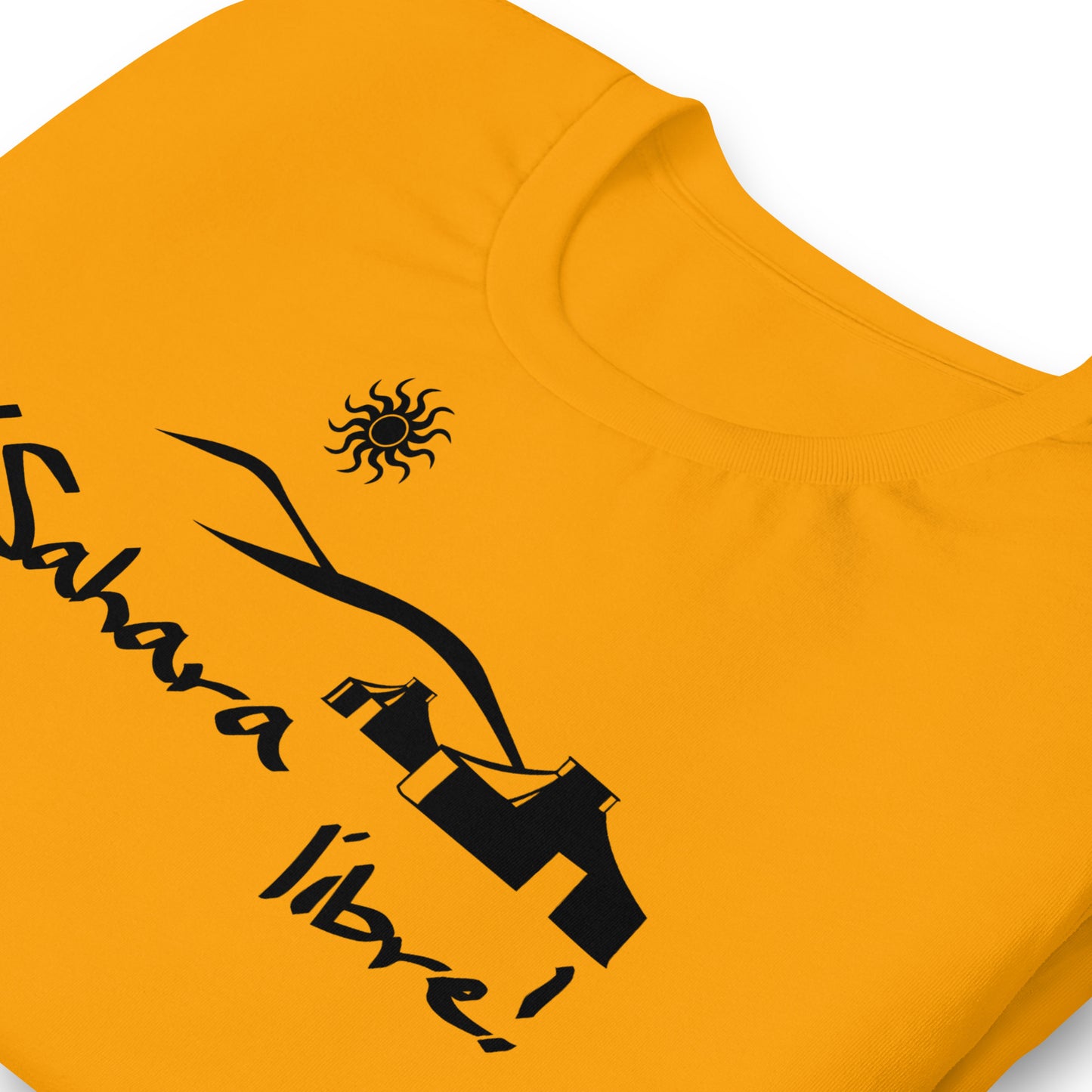 detalle de camiseta sahara libre amarillo mostaza