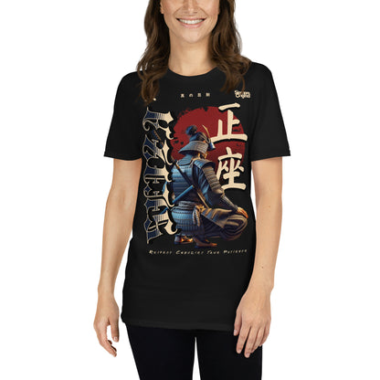 mujer con camiseta samurai japones negra
