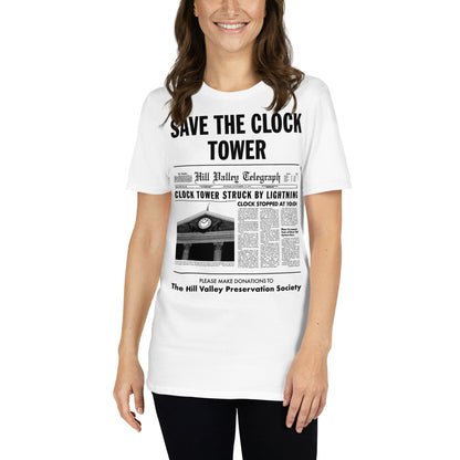 mujer con camiseta save the clock tower hill valley regreso al futuro en color blanco