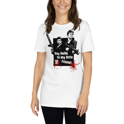 mujer con camiseta say hello to my little friend tony montana scarface blanca