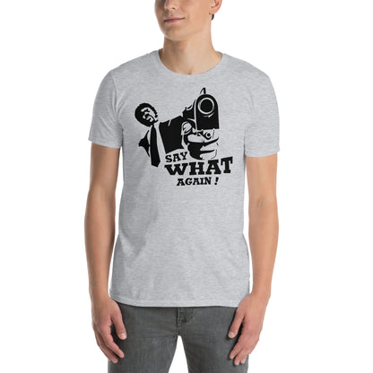 hombre con camiseta say what again pulp fiction gris