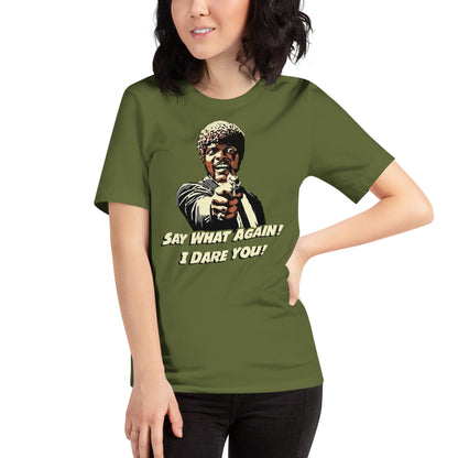 mujer con camiseta say what again i dare you pulp fiction verde oliva