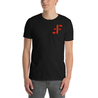 hombre con camiseta simbolo serie v negro