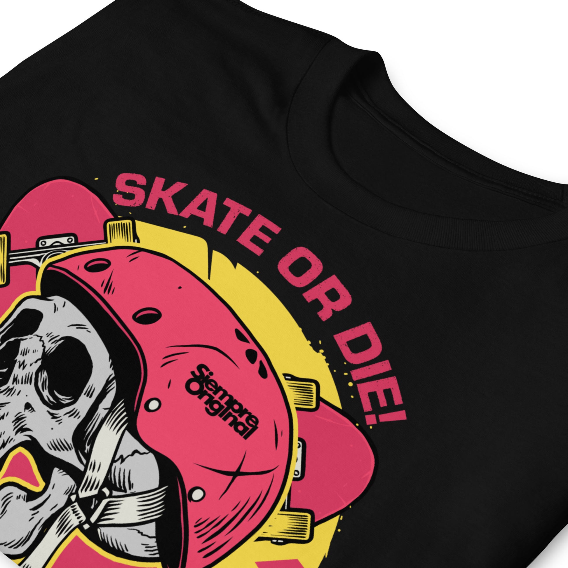 detalle de camiseta skate or die siempre original urban en color negro