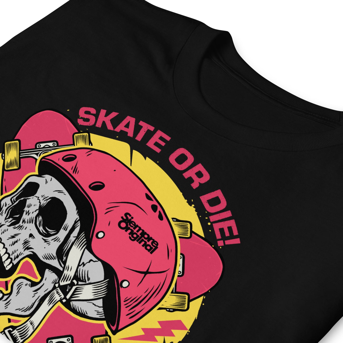 detalle de camiseta skate or die urban negra