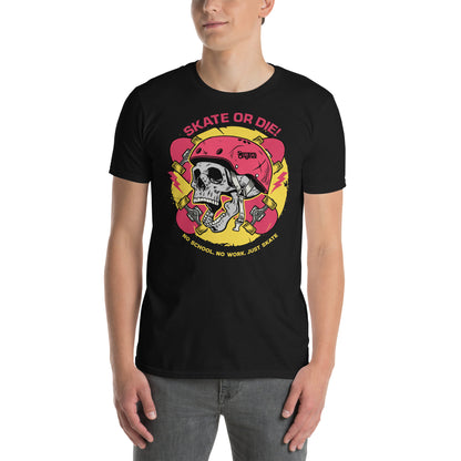 hombre con camiseta skate or die urban negra