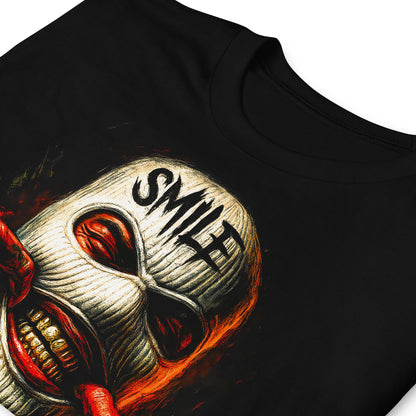 detalle de camiseta smile mask negra