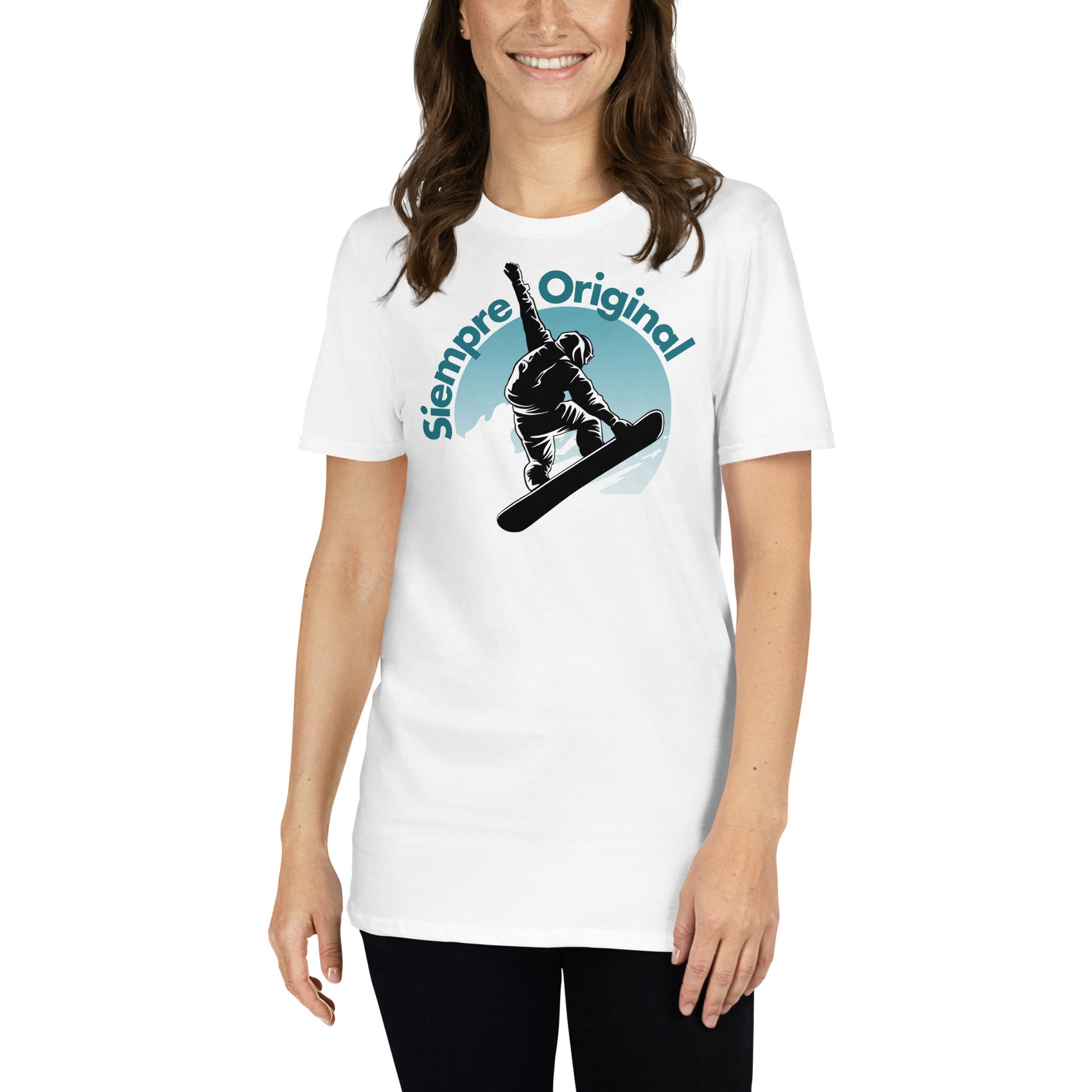mujer con camiseta-snowboard-salto