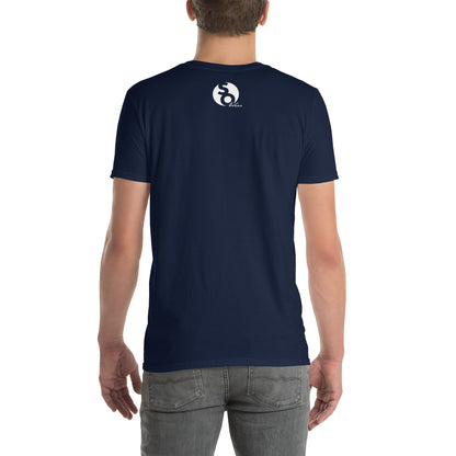 hombre con camiseta logo so wear en espalda azul marino