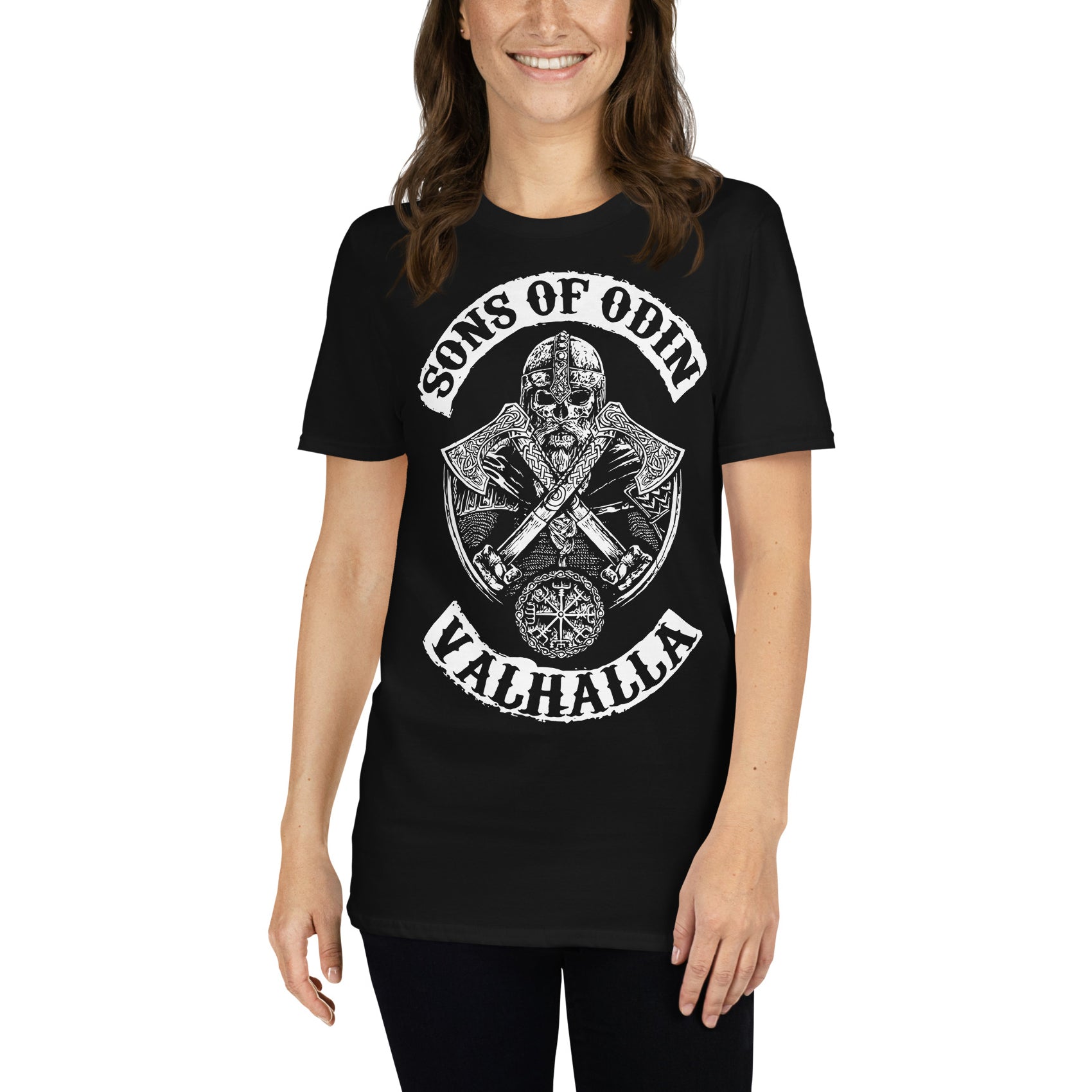 mujer con camiseta sons of odin valhalla vikingo negra